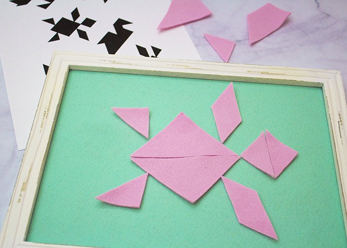 ASSEMBLING EASY SPRING TANGRAMS