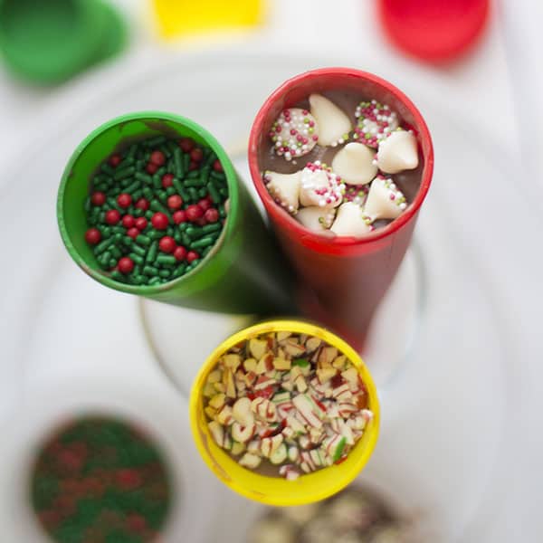 decorating-fudge-pops-Christmas-caroling