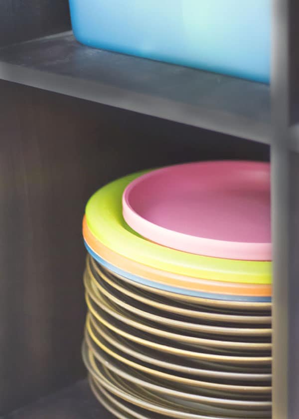 mealtime-transitions-open-shelving