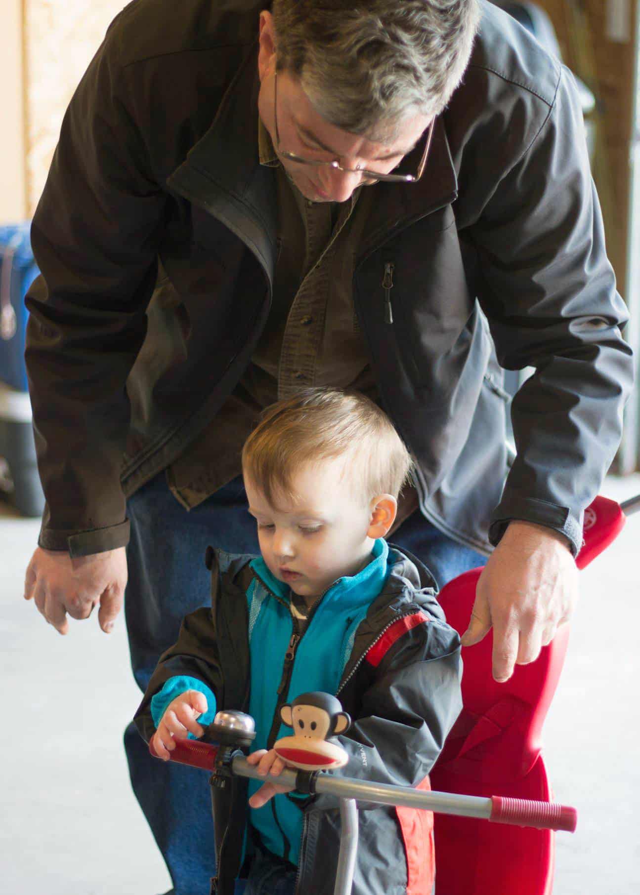 FAMILY BIKE RIDES- TODDLER WITH HORN AND BELL