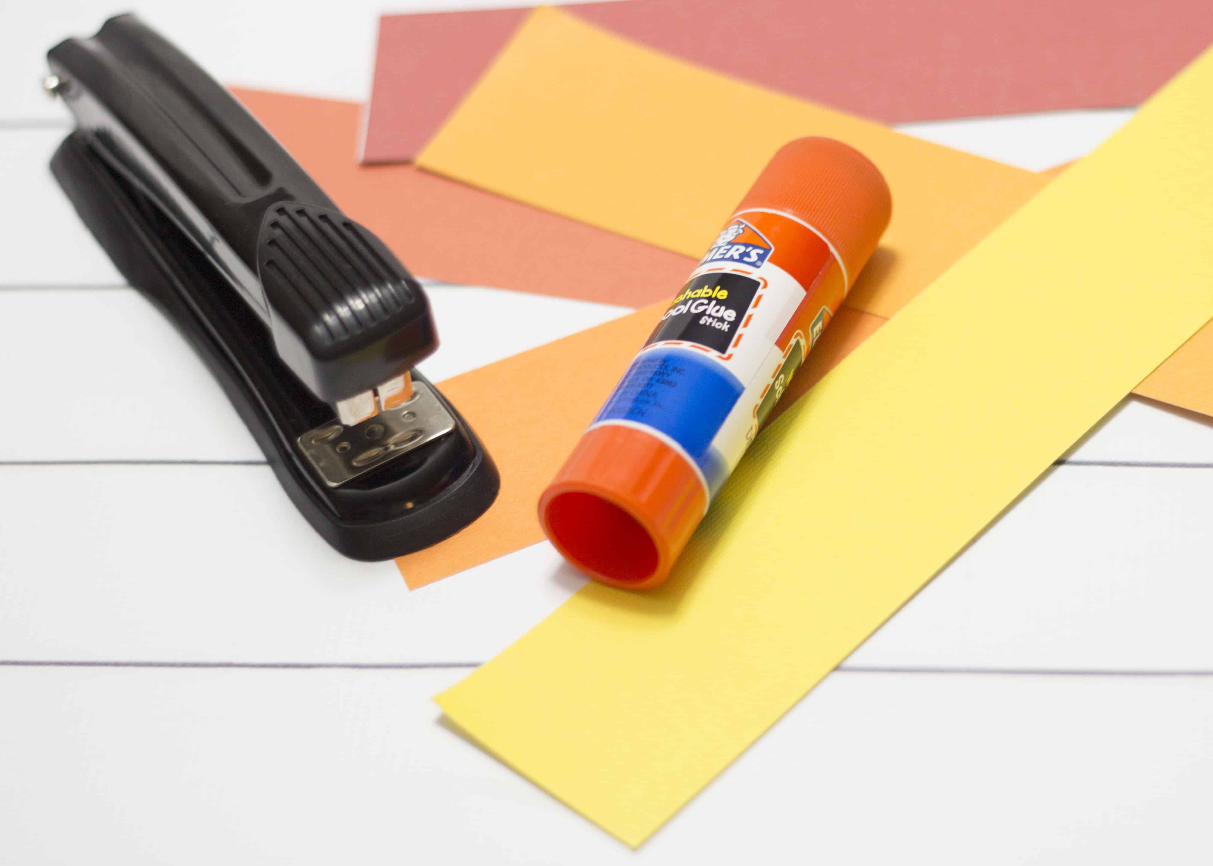 THANKSGIVING STORY TIME PAPER CHAIN