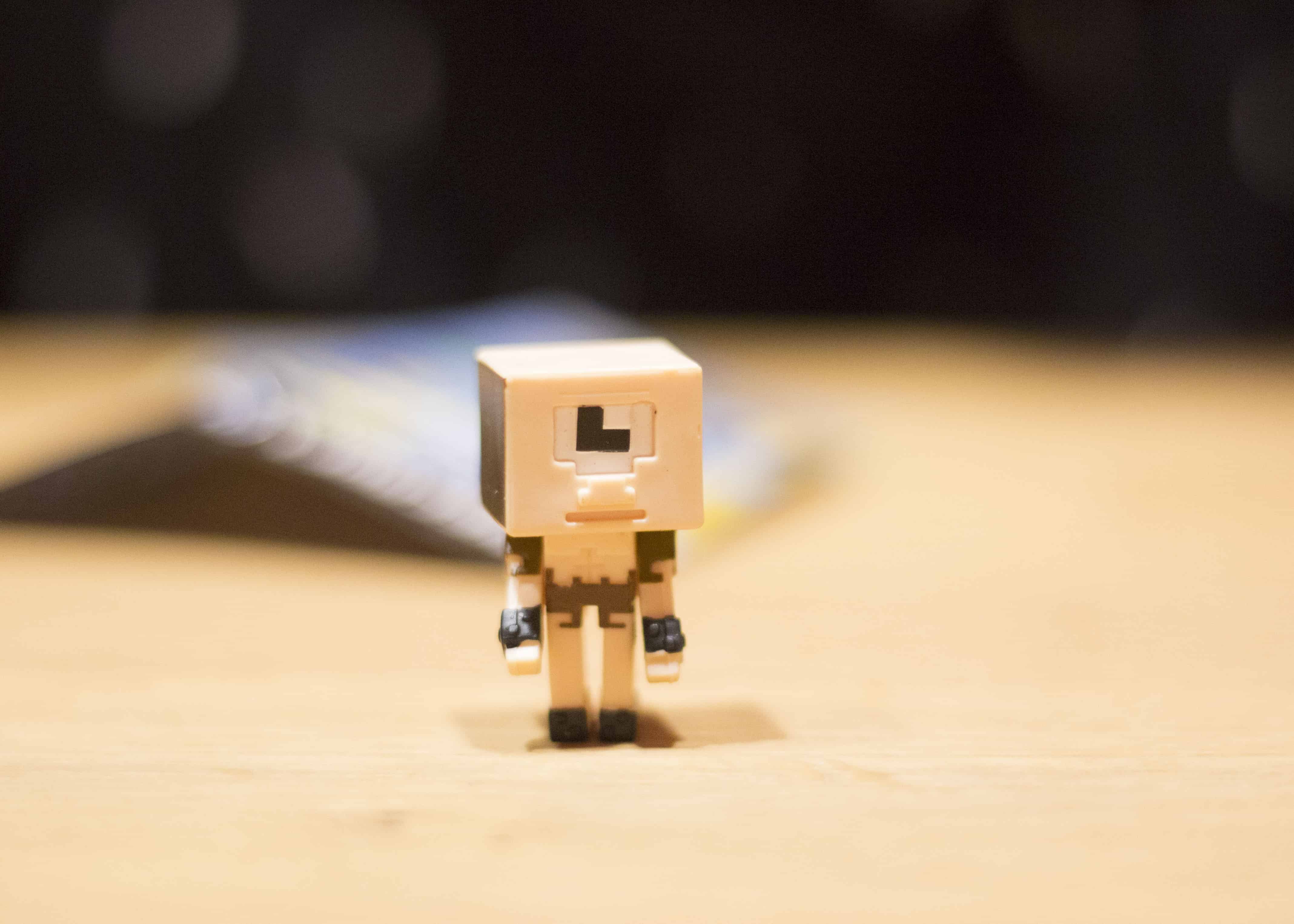 BLIND BAG PRIZE- MINECRAFT MINI FIGURE