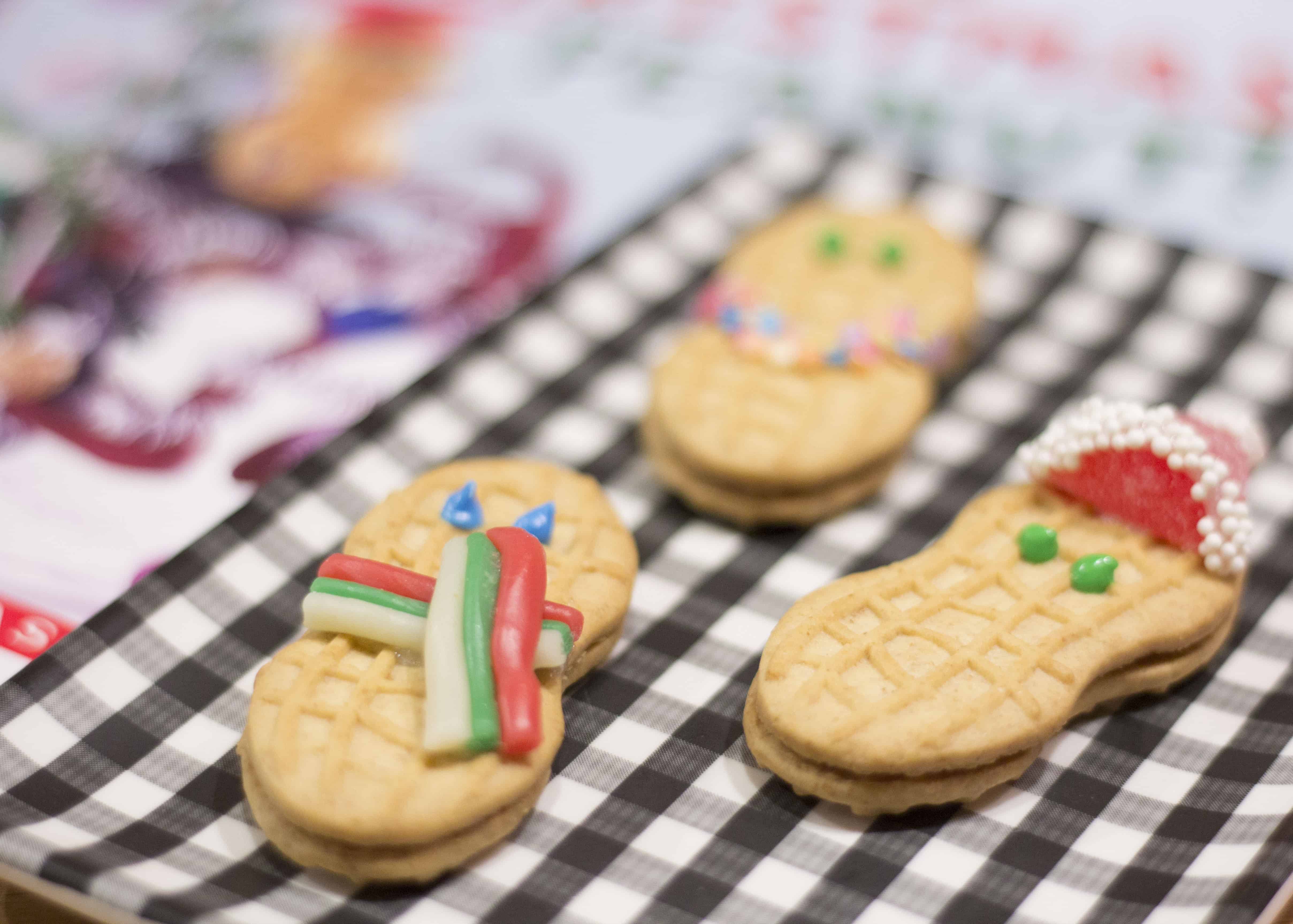 Decorating Christmas Cookies