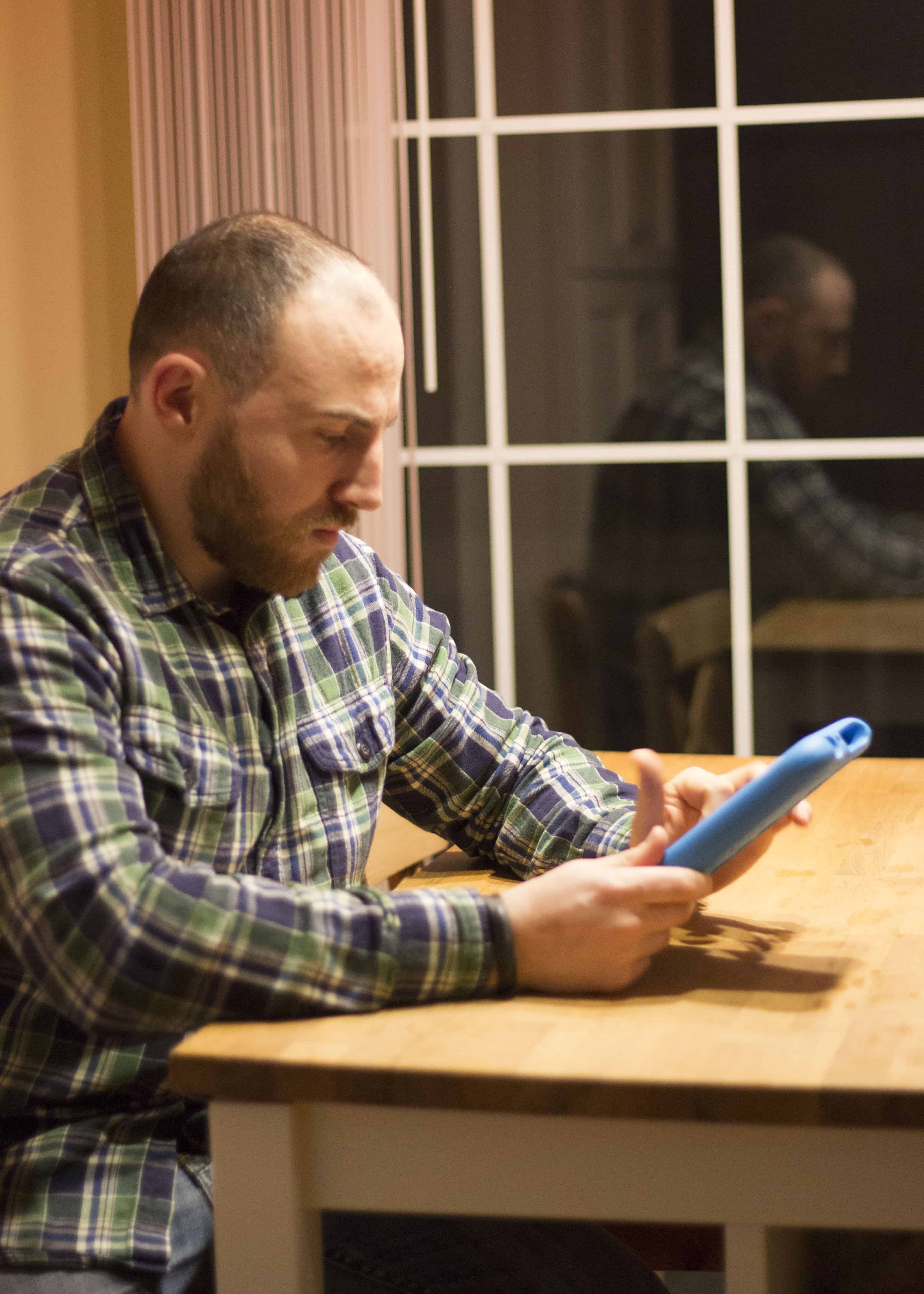 DAD SETTING SCREEN TIME LIMITS