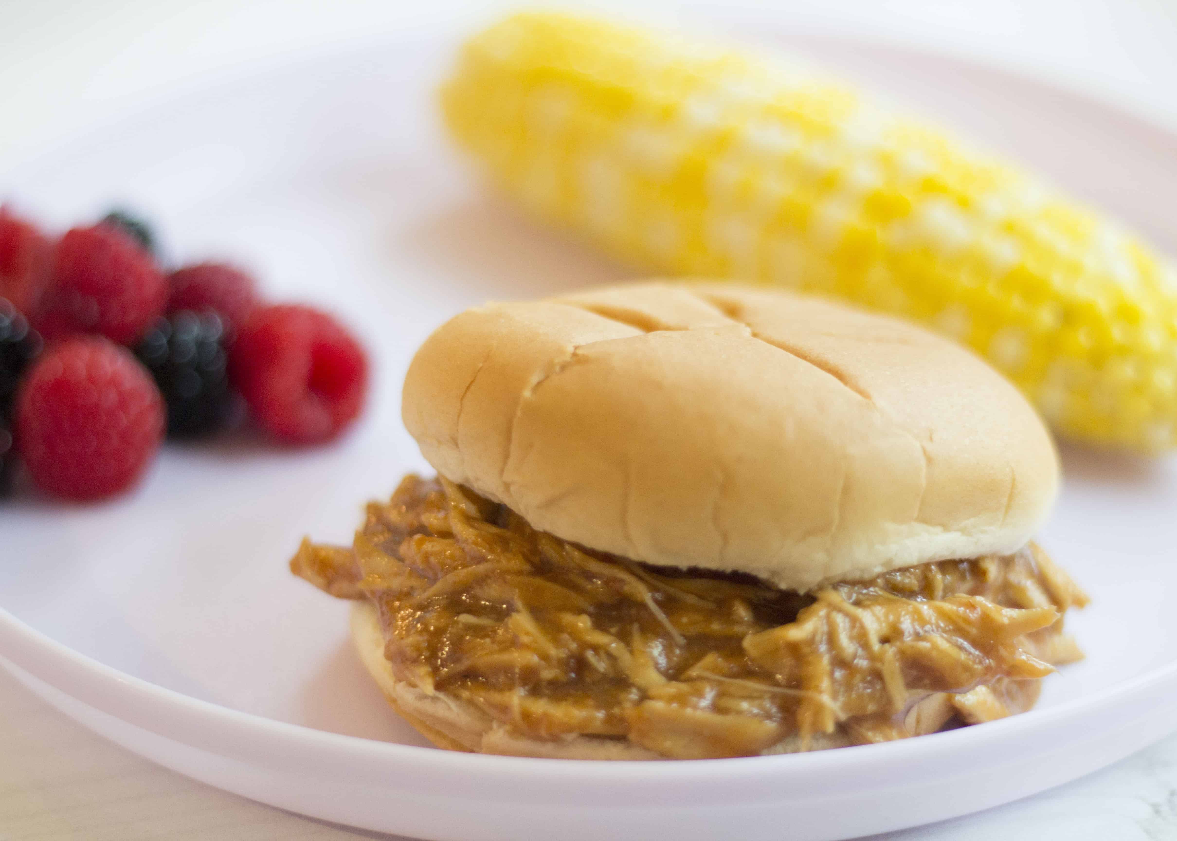 SHREDDED CHICKEN BBQ SAMMIES