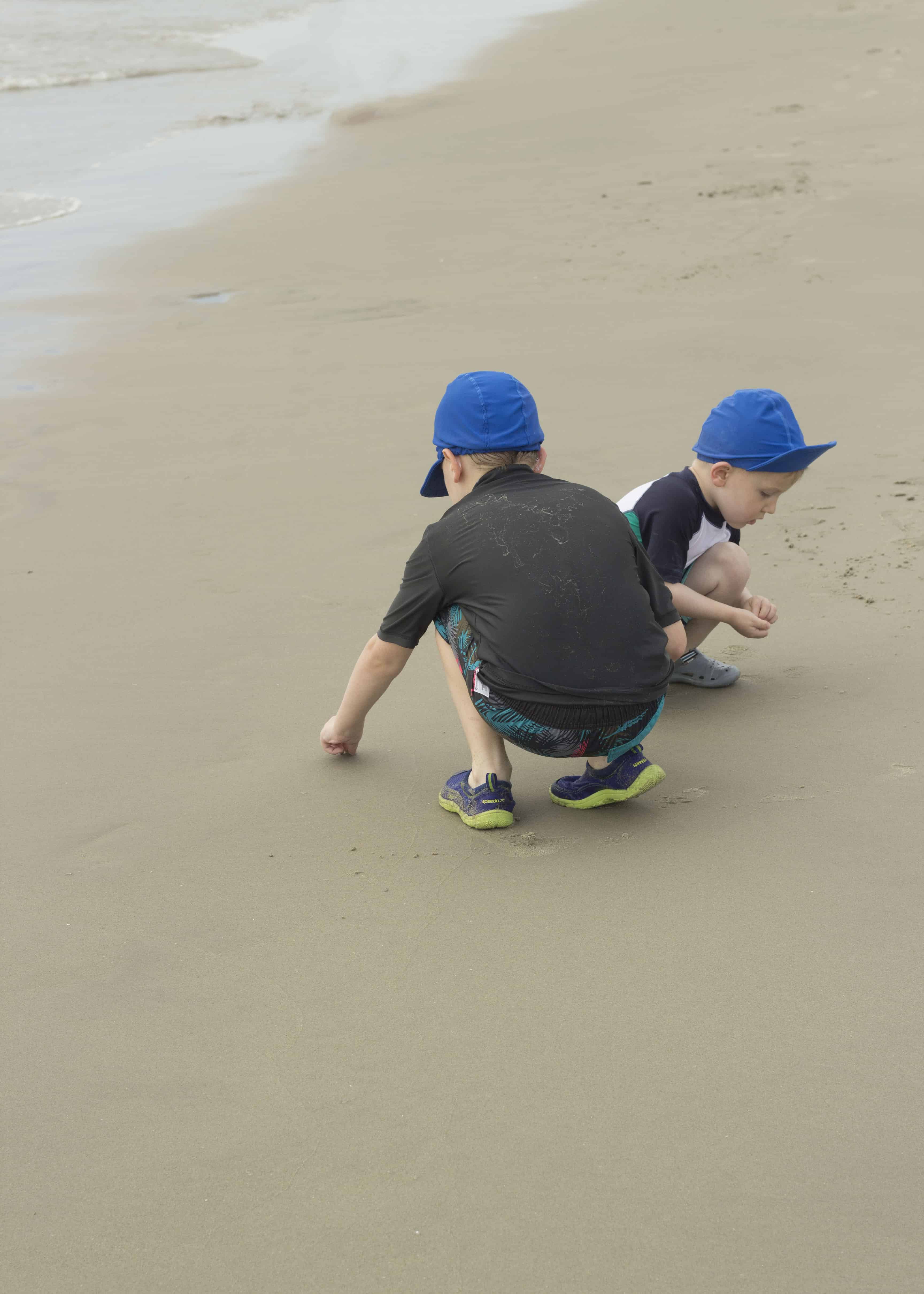 KIDS ON BEACH