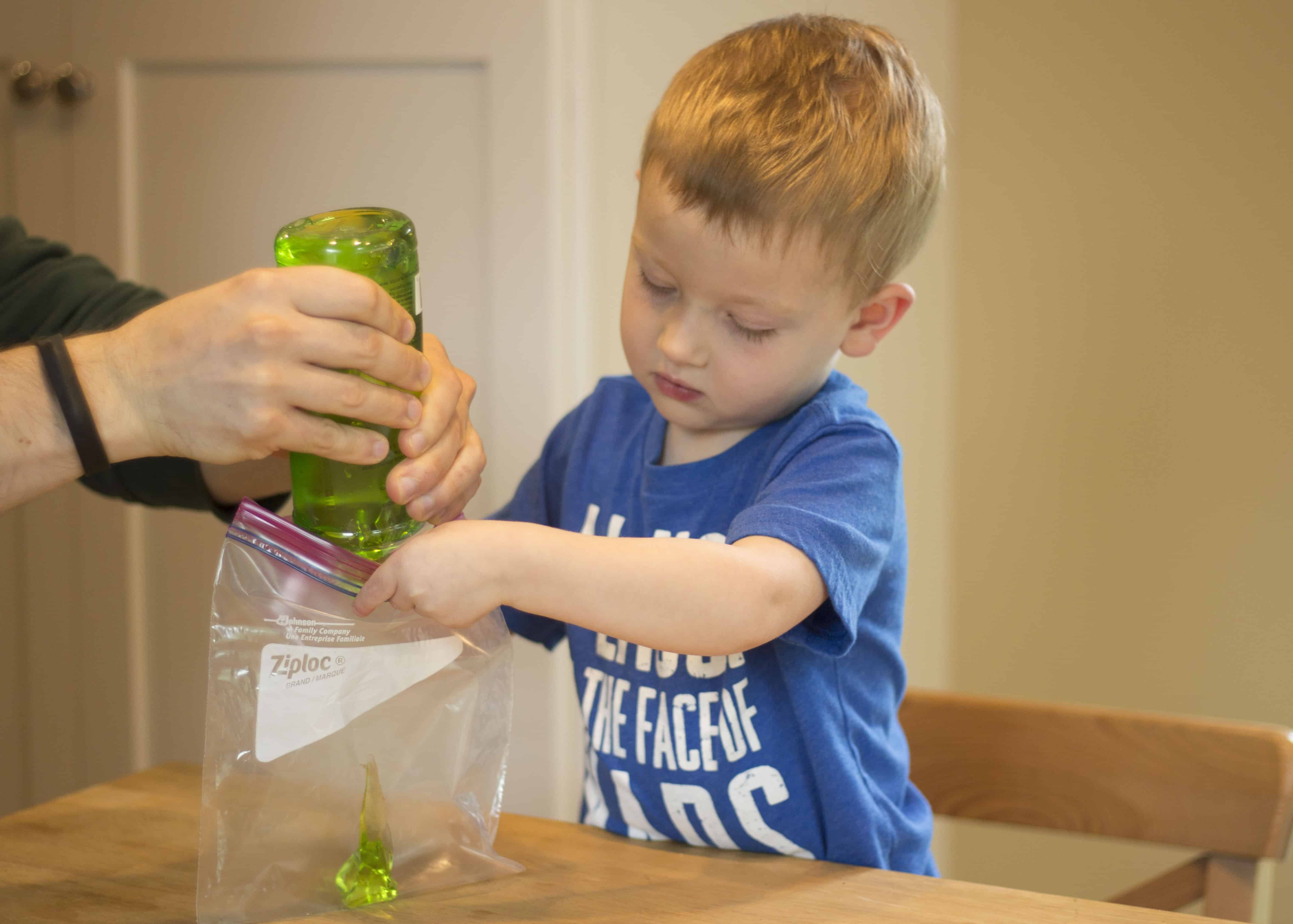 FILLING BAG WITH ALOE VERA GEL