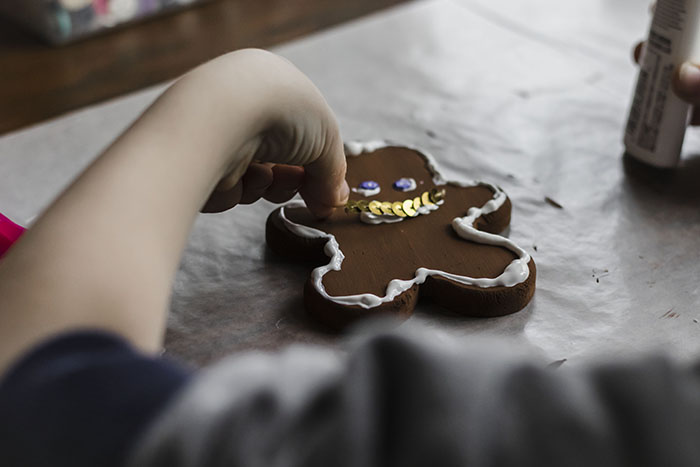 SEQUINS ON GINGERBREAD